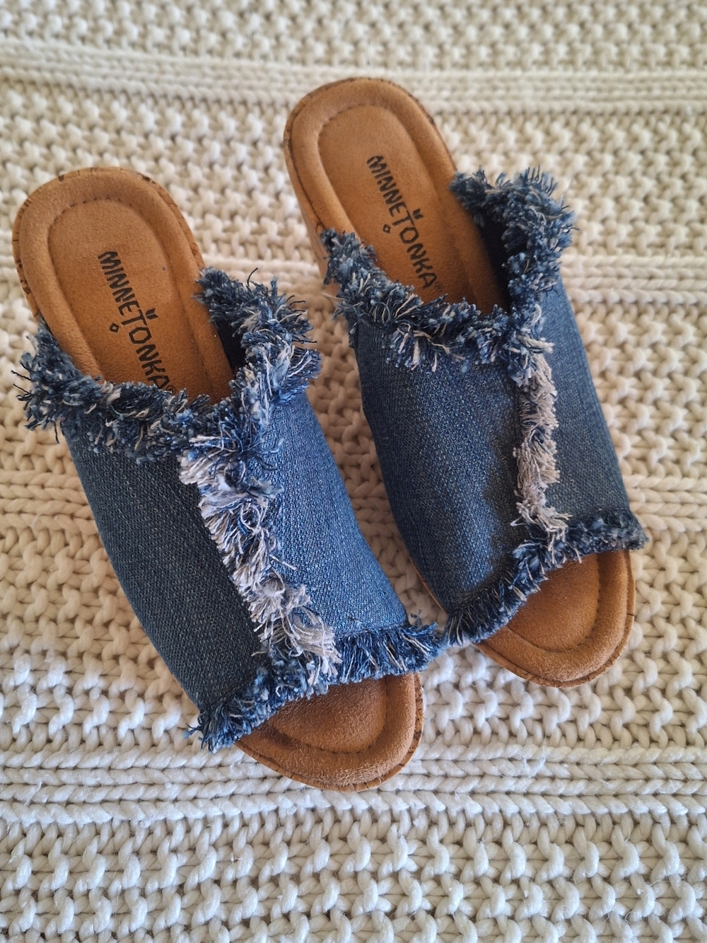 Minnetonka Women's Denim Fringed Slide Wedges Size 6